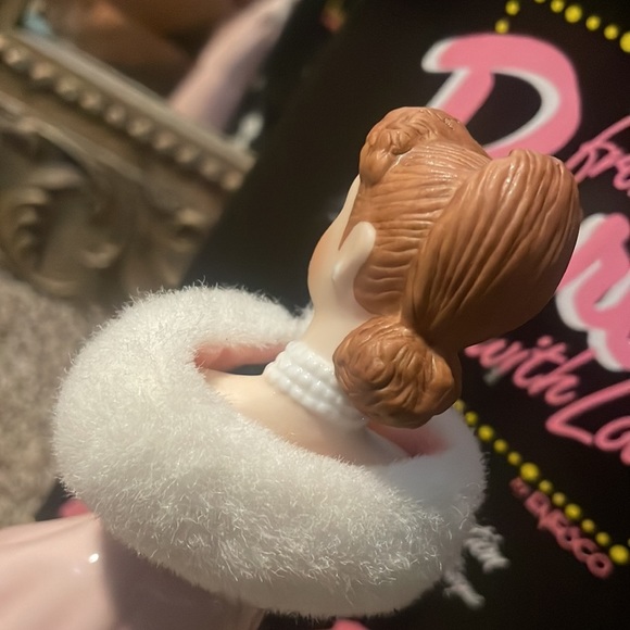 Barbie Porcelain musical figurine - Enchanted Evening 1960 Limited Edition  1993 - Picture 5 of 17